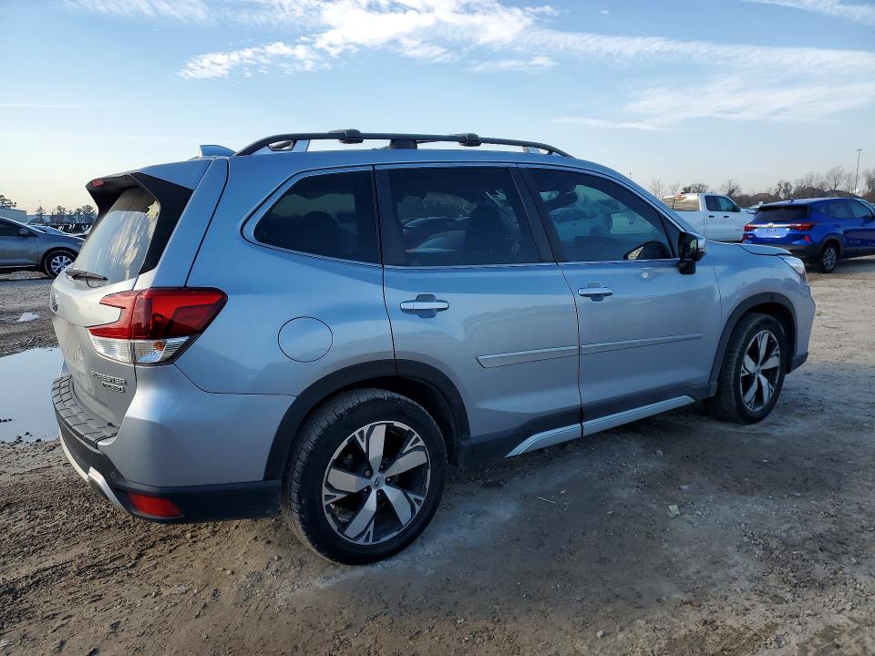 Photo 3 from auction – 2020 SUBARU FORESTER with VIN JF2SKAXC4LH500372