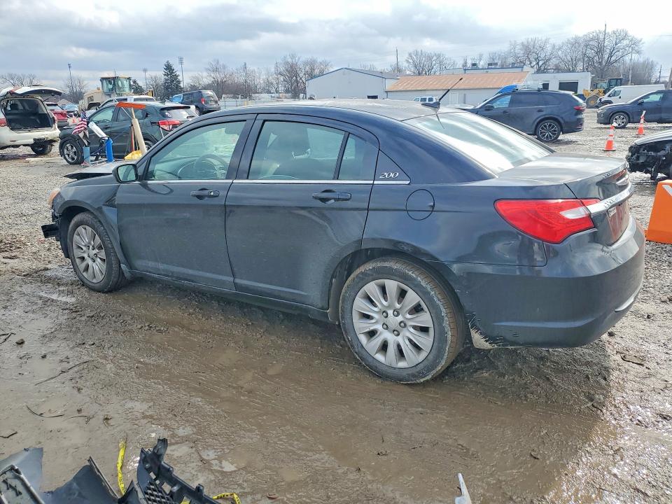 Photo 2 from auction – 2014 CHRYSLER 200 with VIN 1C3CCBAB0EN122498