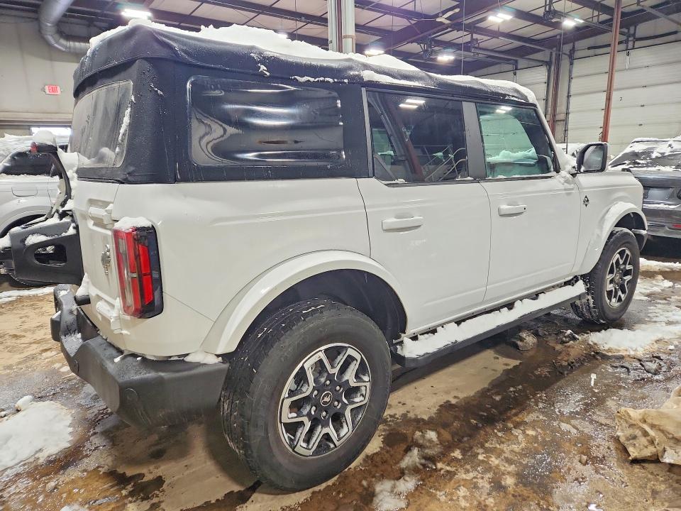Photo 3 from auction – 2022 FORD BRONCO with VIN 1FMDE5BH3NLB88985