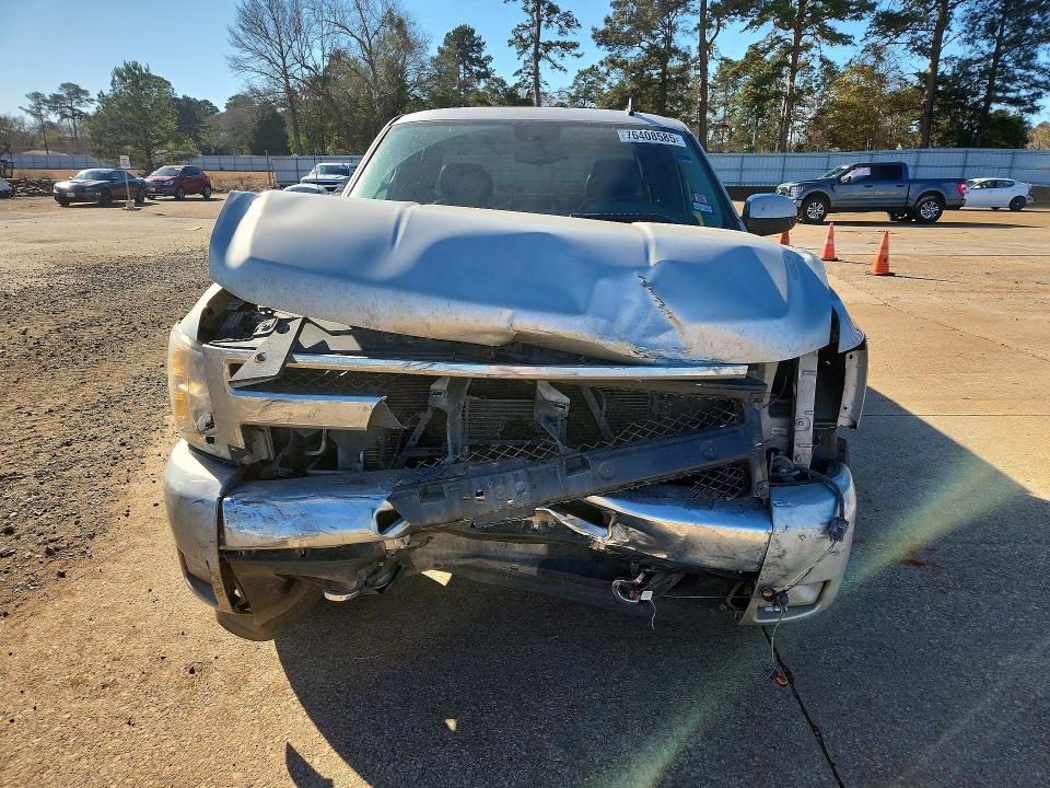 Photo 5 from auction – 2011 CHEVROLET SILVERADO with VIN 1GCRKSE36BZ224825