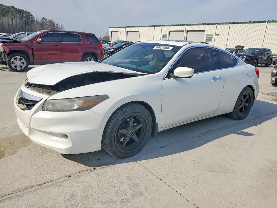 HONDA ACCORD 2011 with VIN 1HGCS2B8XBA005839 - Photo from auction