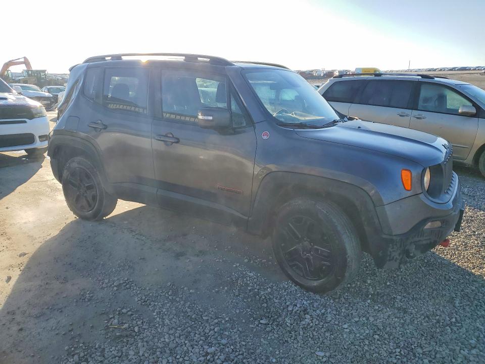 Фото 4 с аукциона – 2018 JEEP RENEGADE с VIN ZACCJBCB5JPH70063