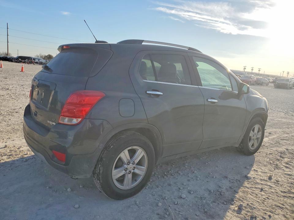 Photo 3 from auction – 2017 CHEVROLET TRAX with VIN KL7CJLSB0HB229723