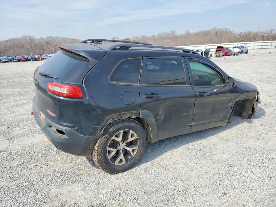 Photo 3 from auction – 2017 JEEP CHEROKEE with VIN 1C4PJMBS1HW546476