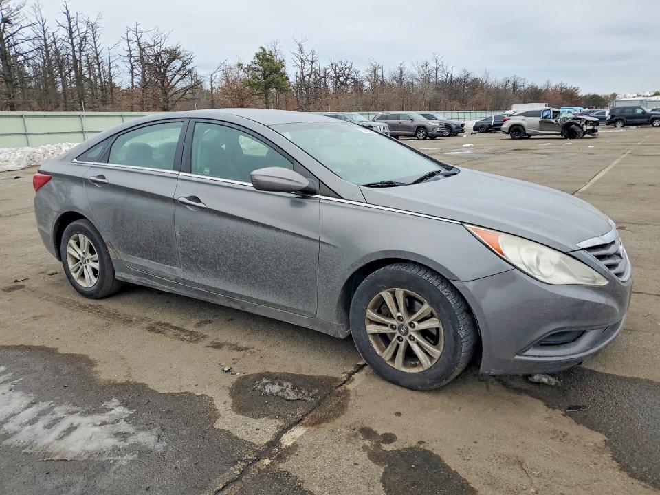 Photo 4 from auction – 2012 HYUNDAI SONATA with VIN 5NPEB4AC1CH461411