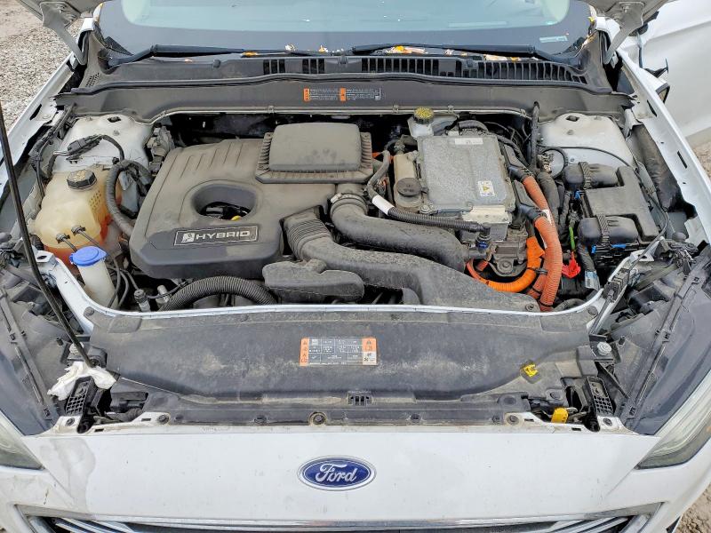 Photo 11 from auction – 2019 FORD FUSION with VIN 3FA6P0LU2KR182622