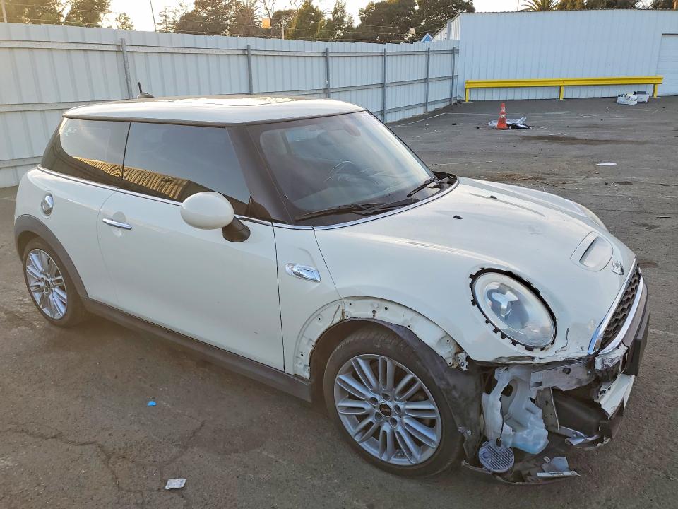 Photo 4 from auction – 2017 MINI COOPER S with VIN WMWXP7C59H2A44654