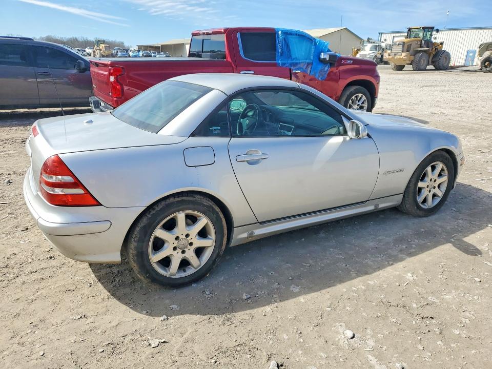 Photo 3 from auction – 2003 MERCEDES-BENZ SLK with VIN WDBKK49F03F276776