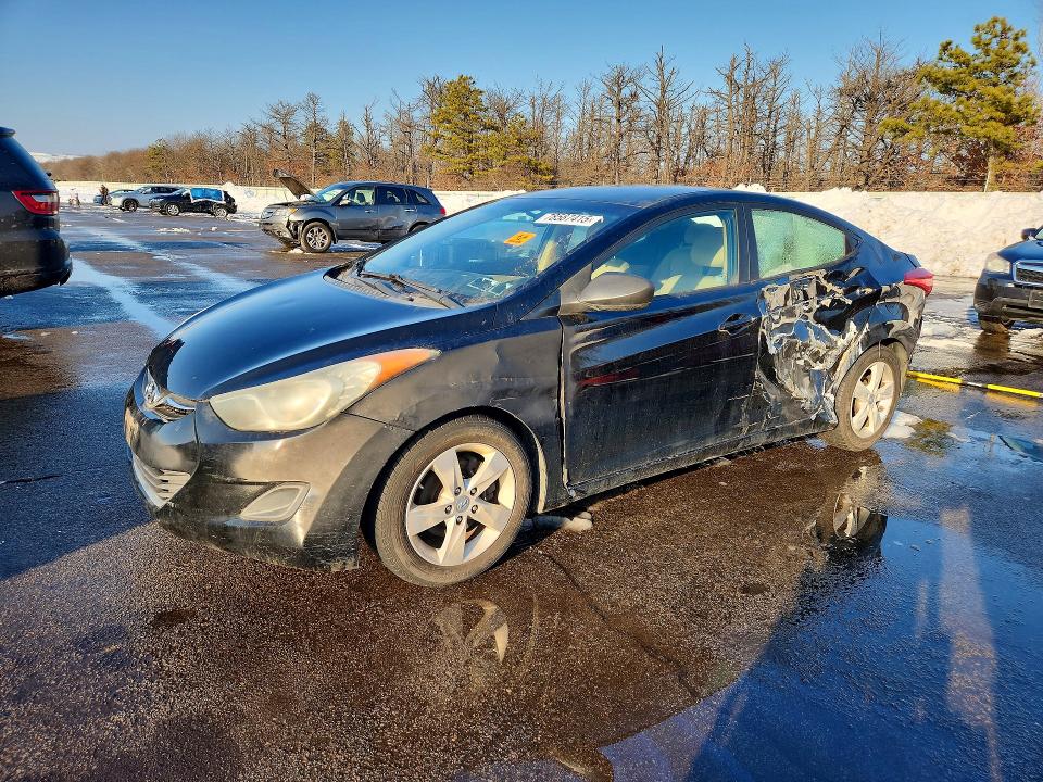 HYUNDAI ELANTRA 2011 with VIN 5NPDH4AE5BH040530 - Photo from auction