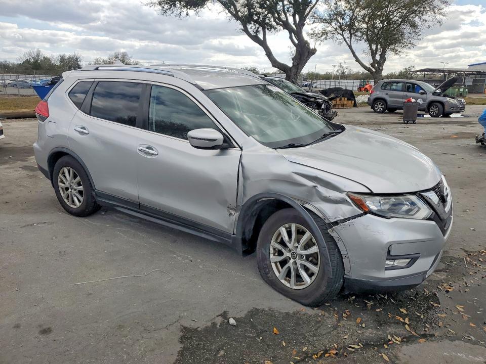 Photo 4 from auction – 2017 NISSAN ROGUE with VIN JN8AT2MT5HW147987