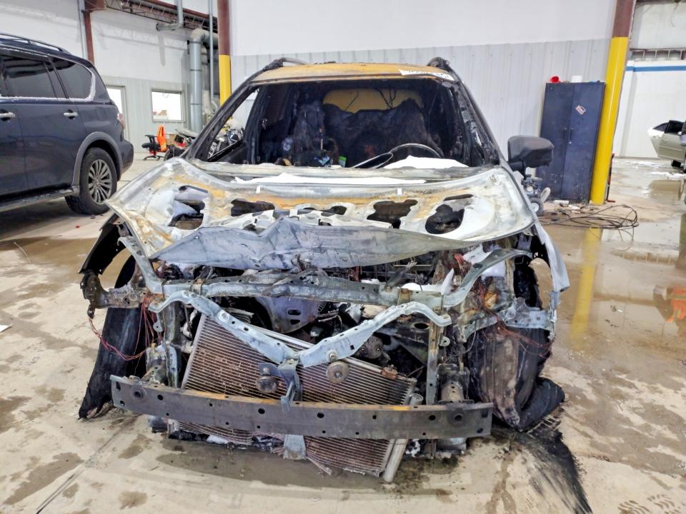 Photo 5 from auction – 2014 TOYOTA RAV4 with VIN JTMBFREV2ED064749