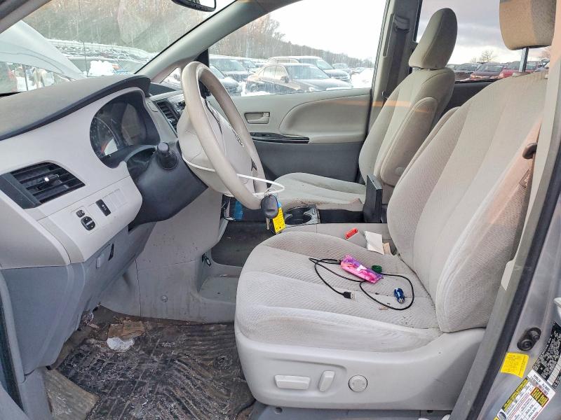 Photo 7 from auction – 2013 TOYOTA SIENNA LE with VIN 5TDJK3DC8DS053682