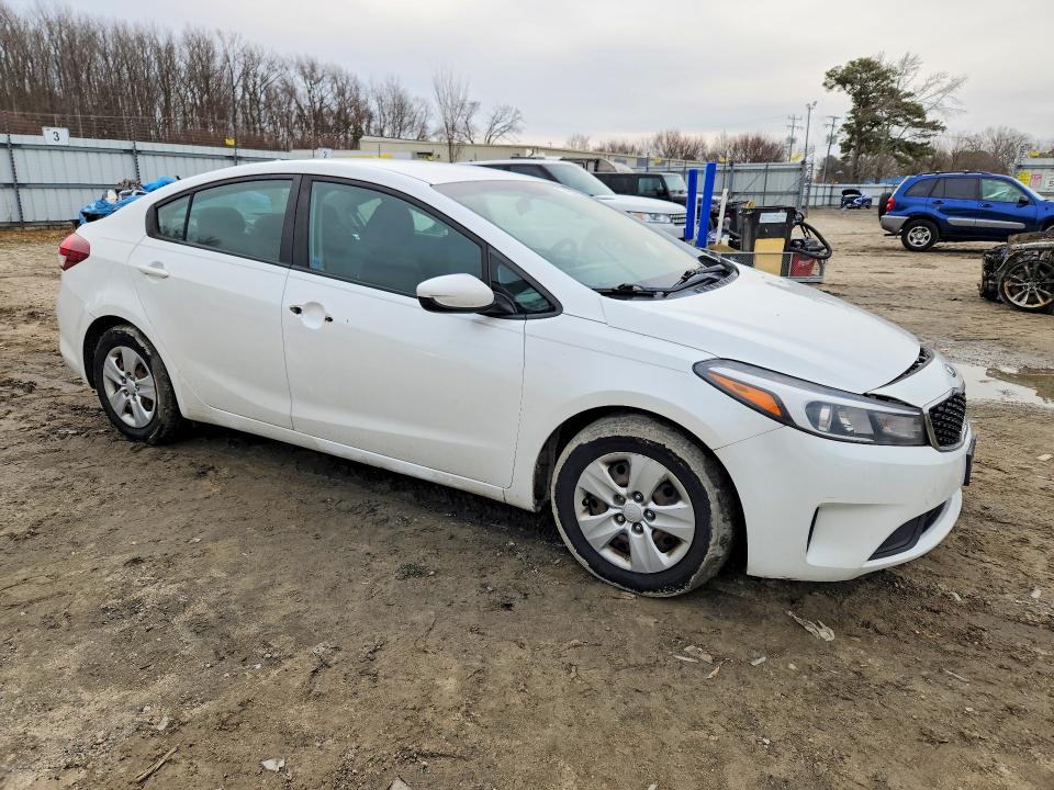 Photo 4 from auction – 2018 KIA FORTE with VIN 3KPFL4A77JE217719