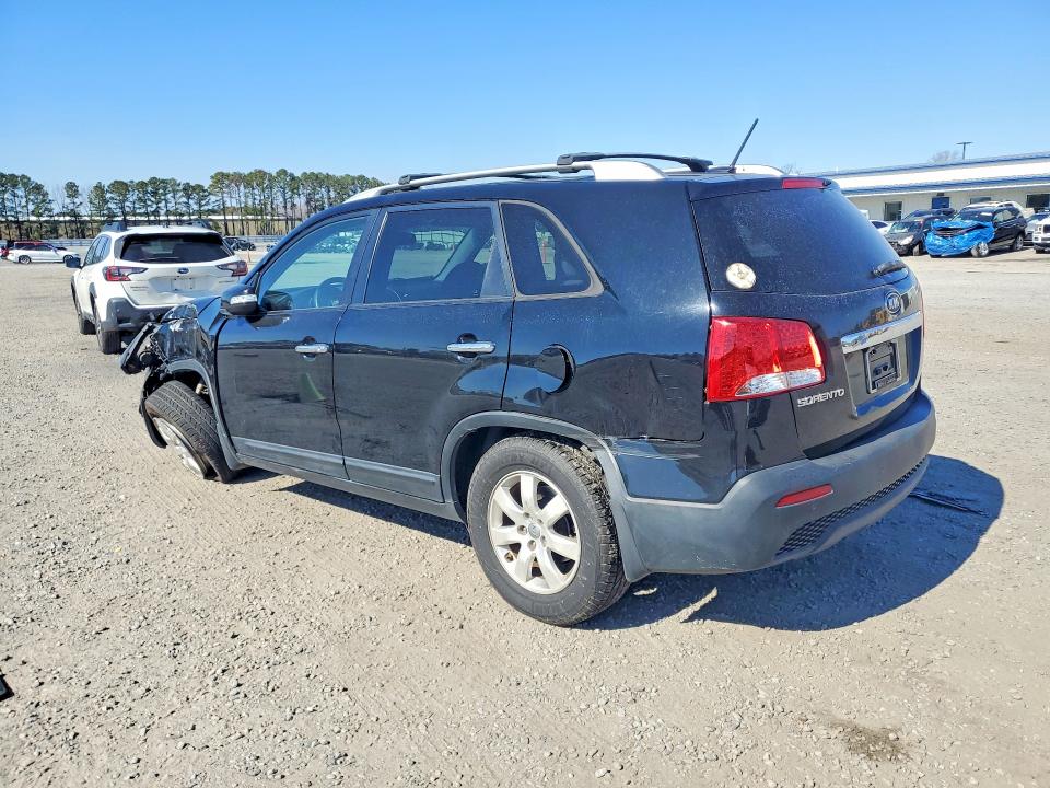 Photo 2 from auction – 2013 KIA SORENTO with VIN 5XYKT3A64DG362501