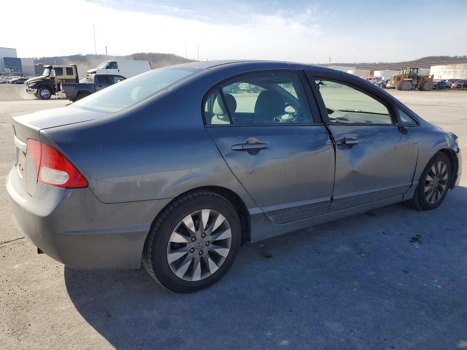 Photo 3 from auction – 2011 HONDA CIVIC with VIN 19XFA1F87BE040855
