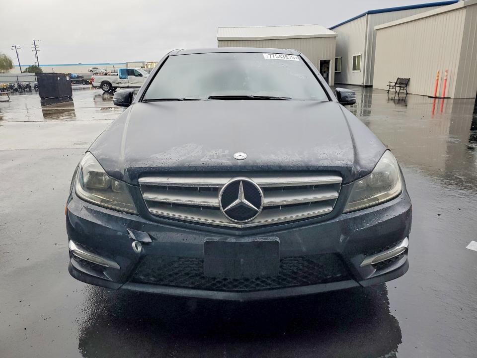 Photo 5 from auction – 2012 MERCEDES-BENZ C with VIN WDDGF4HB7CR207484