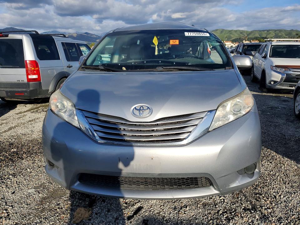 Photo 5 from auction – 2015 TOYOTA SIENNA with VIN 5TDKK3DCXFS631367
