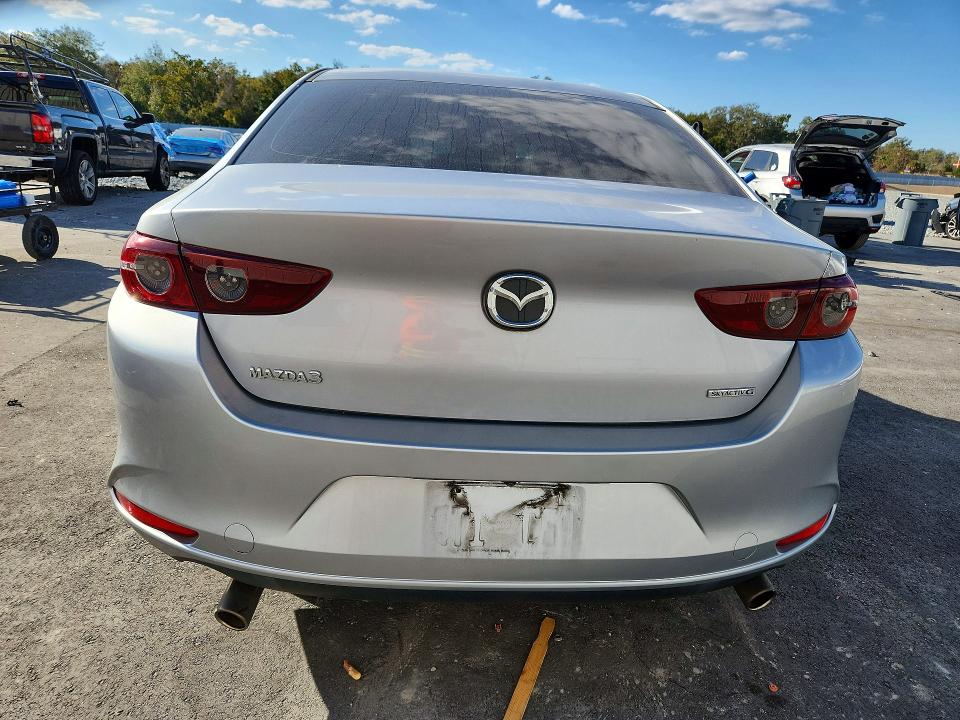 Photo 6 from auction – 2021 MAZDA 3 with VIN JM1BPAA70M1330601