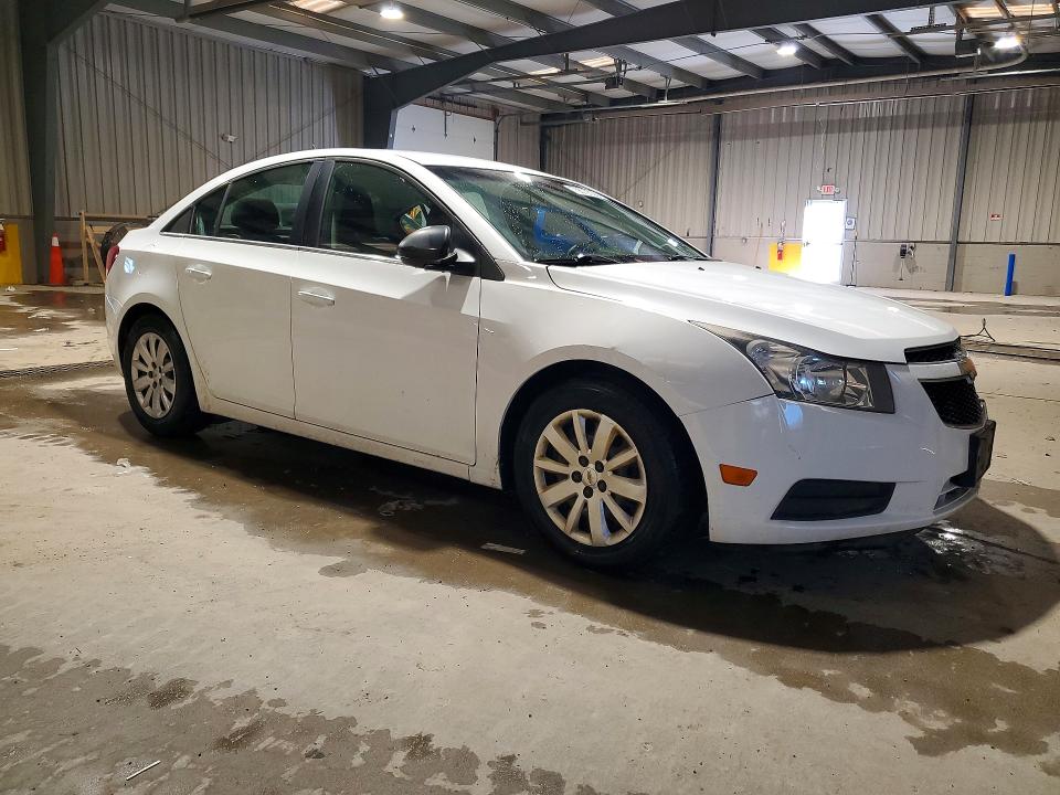 Photo 4 from auction – 2011 CHEVROLET CRUZE with VIN 1G1PC5SH1B7215699
