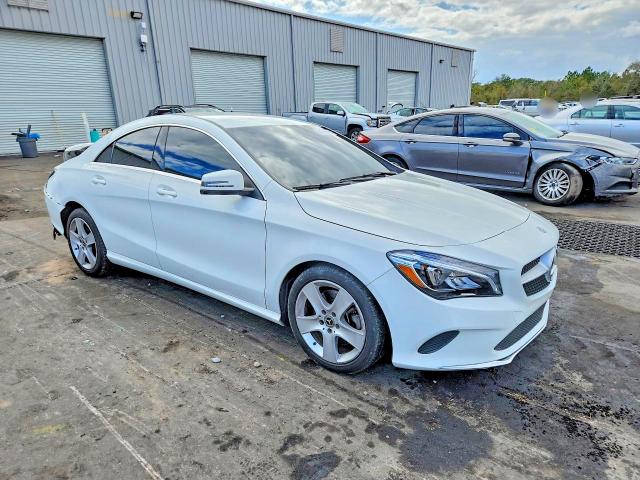 Photo 4 from auction – 2019 MERCEDES-BENZ CLA with VIN WDDSJ4EB6KN699976