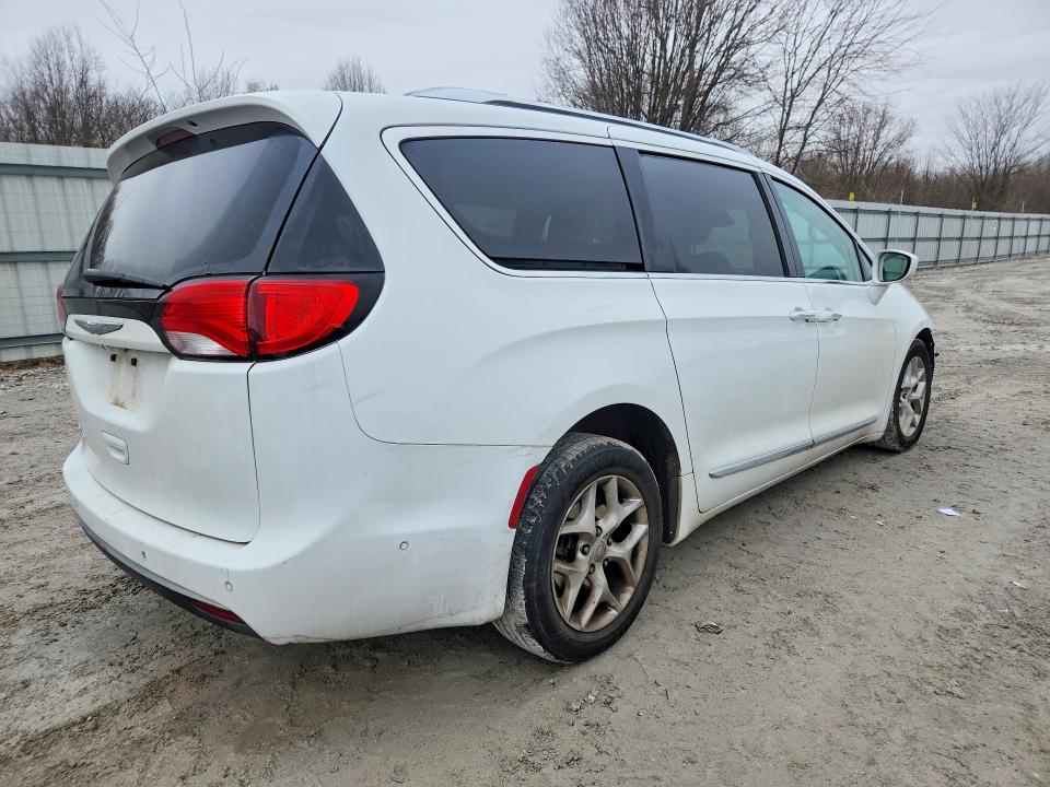 Photo 3 from auction – 2017 CHRYSLER PACIFICA with VIN 2C4RC1EG2HR511009