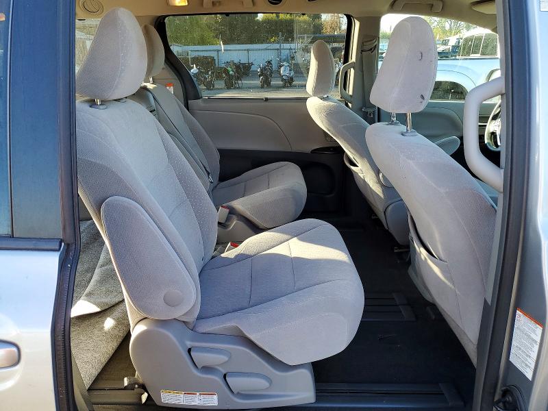 Photo 11 from auction – 2017 TOYOTA SIENNA LE with VIN 5TDKZ3DC0HS814050