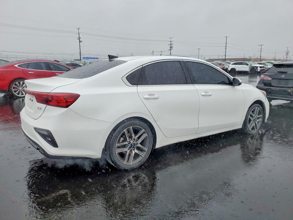 Photo 3 from auction – 2020 KIA FORTE with VIN 3KPF54AD8LE186614