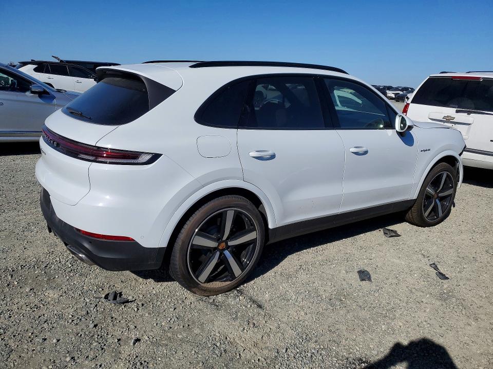 Photo 3 from auction – 2025 PORSCHE CAYENNE E- with VIN WP1AE2AY7SDA17281
