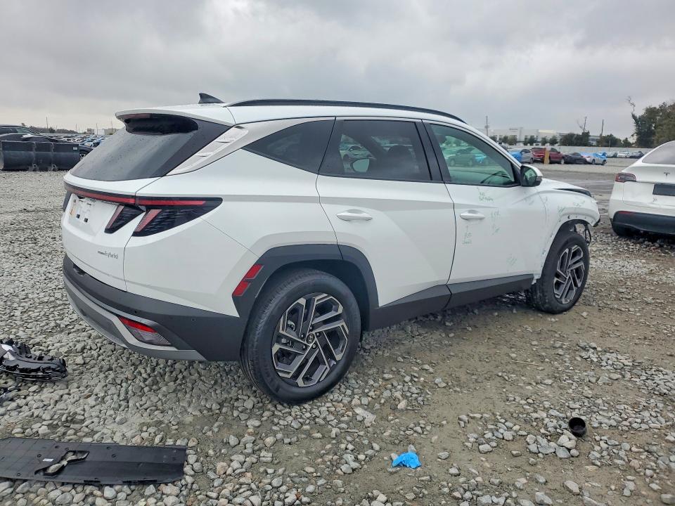 Photo 3 from auction – 2025 HYUNDAI TUCSON LIM with VIN KM8JEDD13SU351167