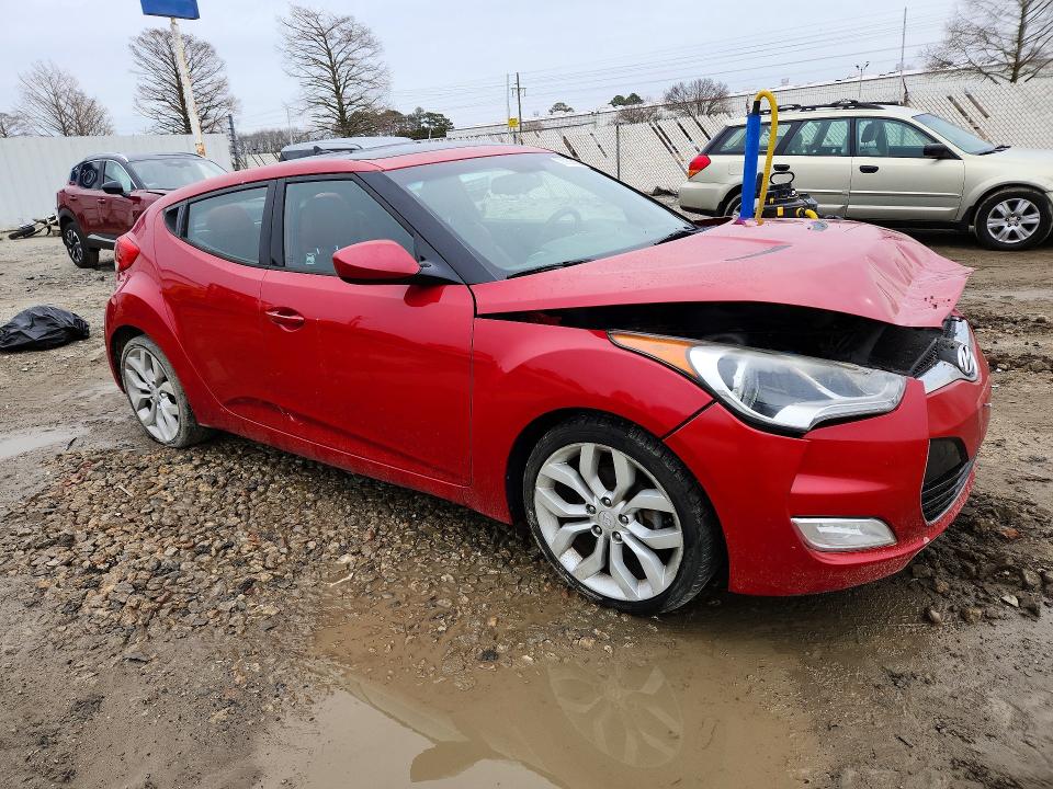 Photo 4 from auction – 2013 HYUNDAI VELOSTER with VIN KMHTC6ADXDU143864