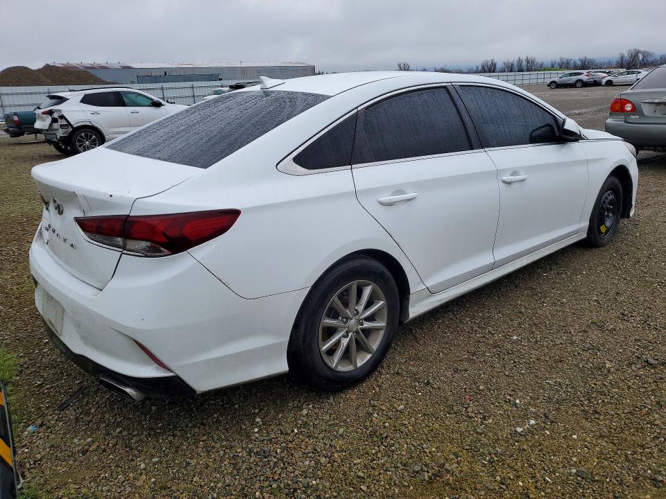 Photo 3 from auction – 2018 HYUNDAI SONATA with VIN 5NPE24AF1JH598632
