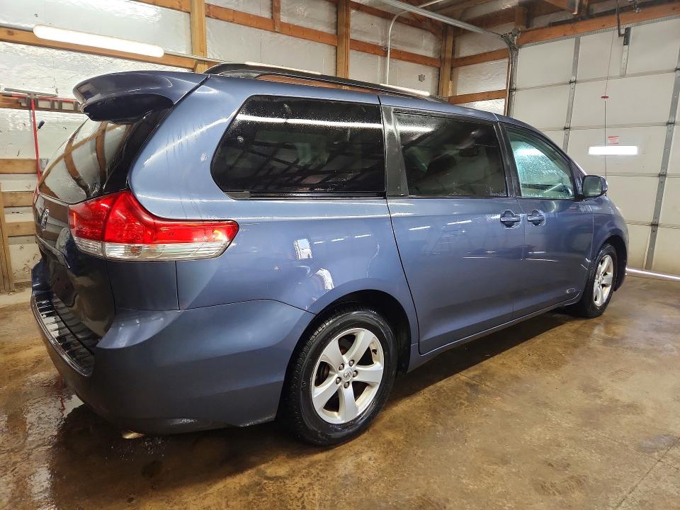 Photo 3 from auction – 2013 TOYOTA SIENNA LE with VIN 5TDKK3DC7DS339785