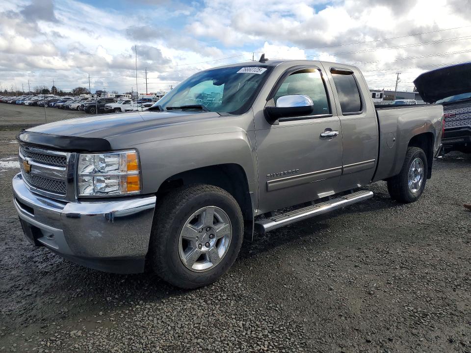 CHEVROLET SILVERADO 2013 with VIN 1GCRKSE79DZ197710 - Photo from auction