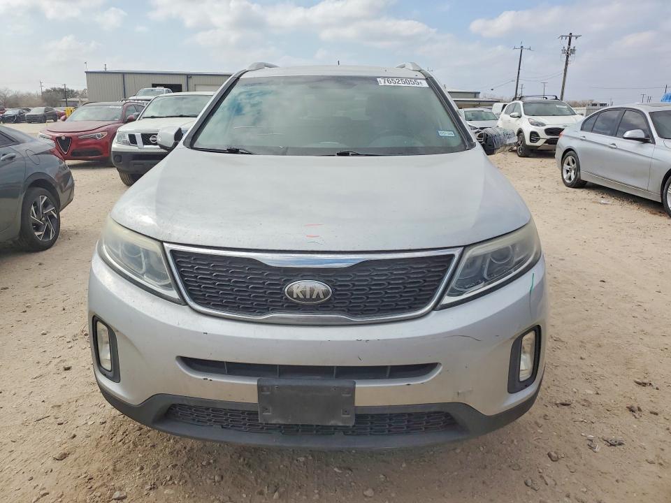Photo 5 from auction – 2014 KIA SORENTO with VIN 5XYKT4A66EG495977