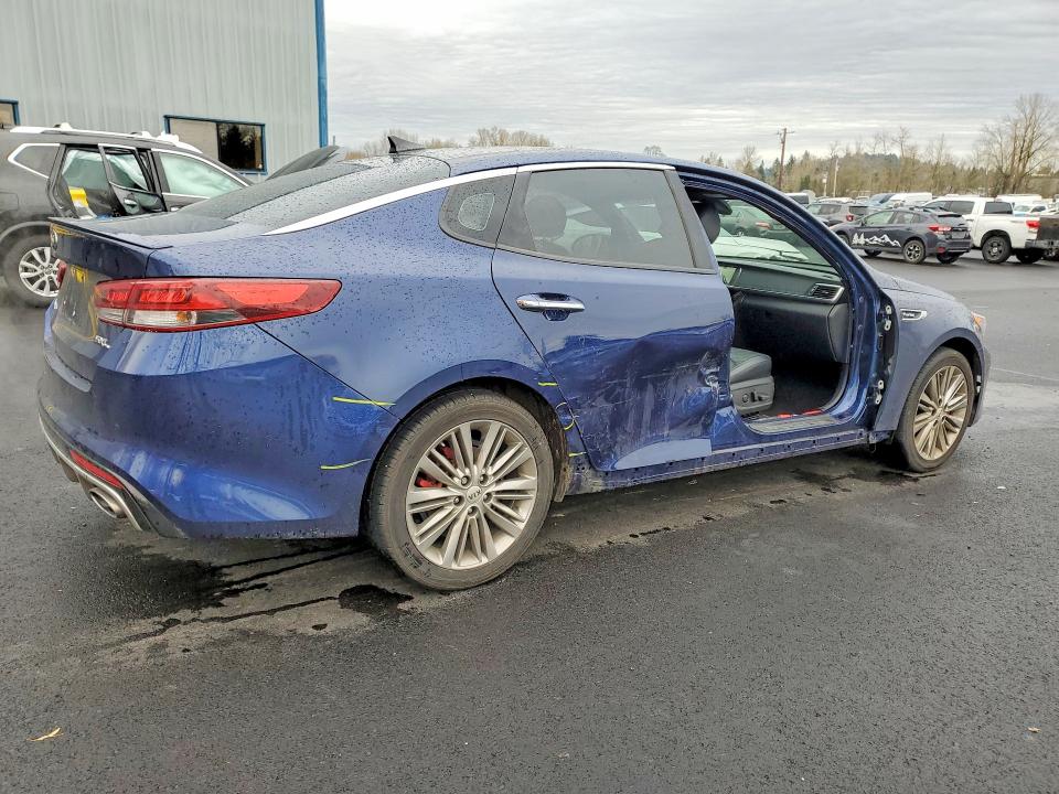 Photo 3 from auction – 2017 KIA OPTIMA with VIN 5XXGV4L27HG132008