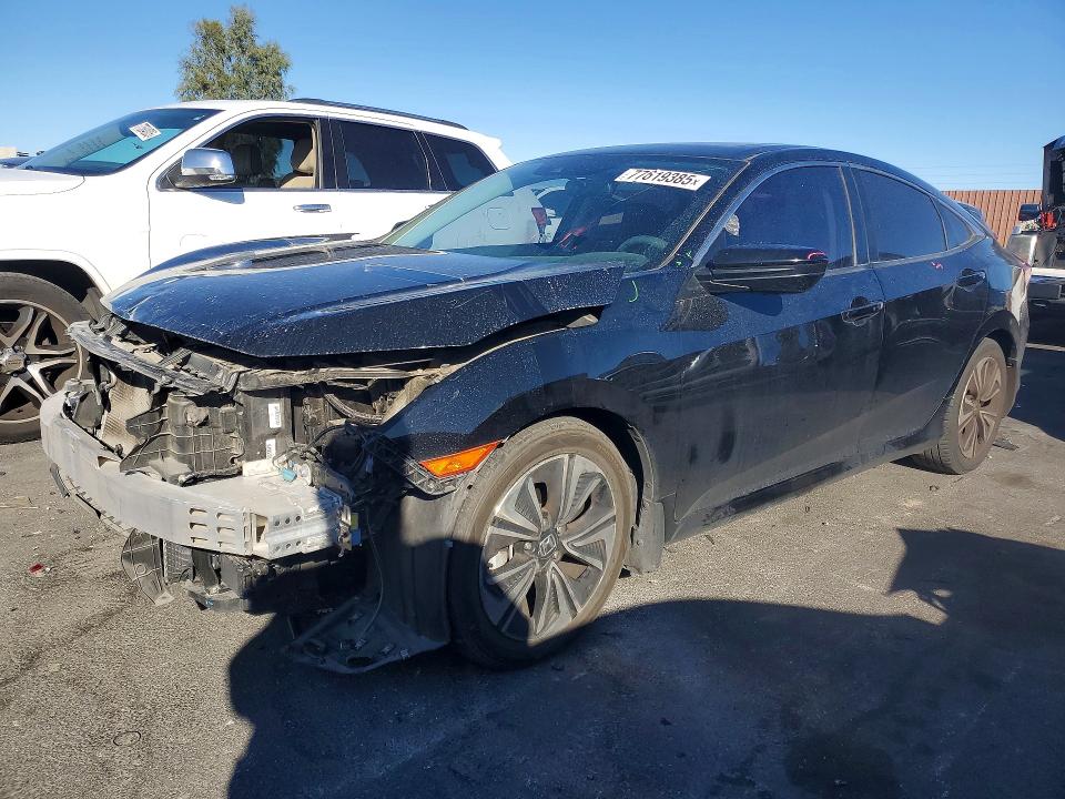 HONDA CIVIC 2017 with VIN 19XFC1F40HE032807 - Photo from auction