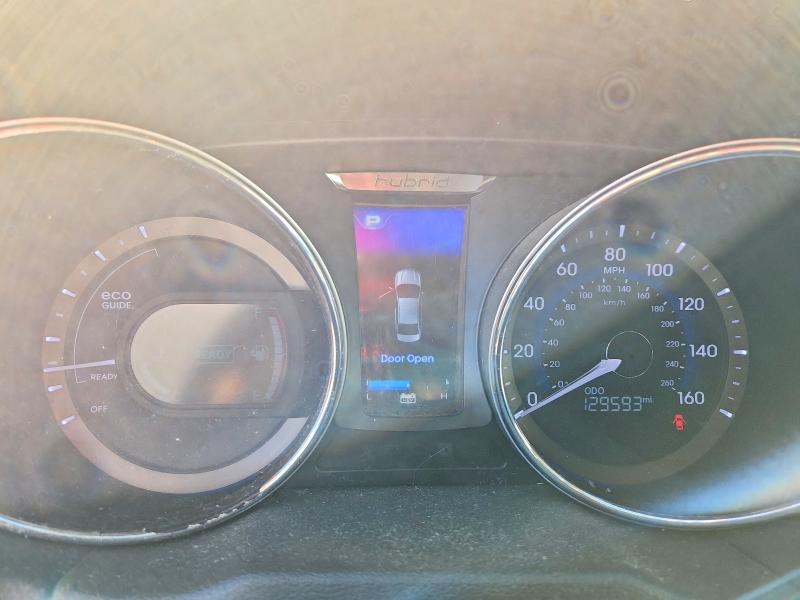 Photo 9 from auction – 2012 HYUNDAI SONATA with VIN KMHEC4A43CA047622
