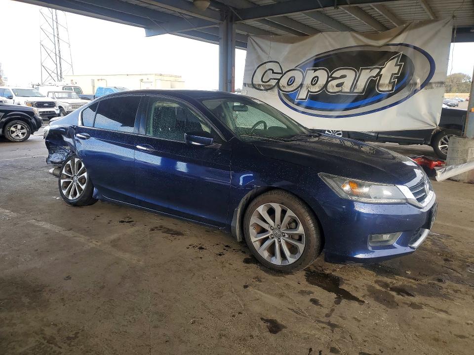 Photo 4 from auction – 2015 HONDA ACCORD with VIN 1HGCR2F50FA039032