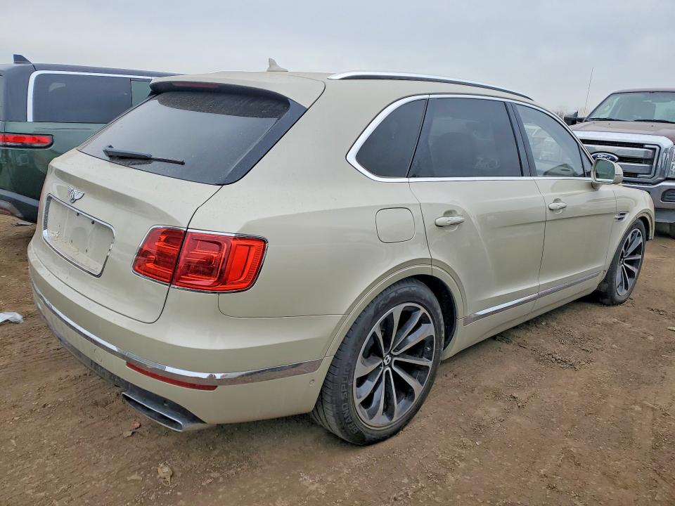 Photo 3 from auction – 2017 BENTLY BENTAYGA with VIN SJAAC2ZV4HC014159