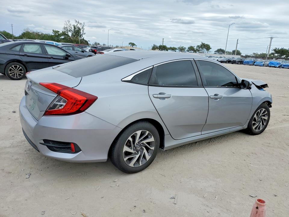 Photo 3 from auction – 2016 HONDA CIVIC with VIN 19XFC2F72GE052328