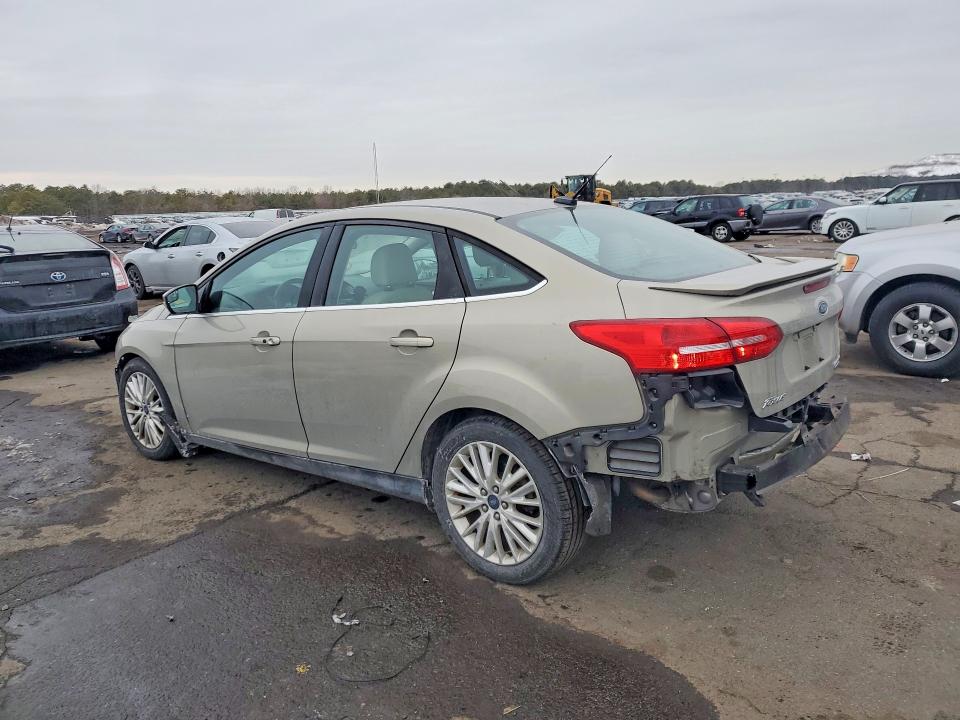 Photo 2 from auction – 2016 FORD FOCUS with VIN 1FADP3J23GL261233