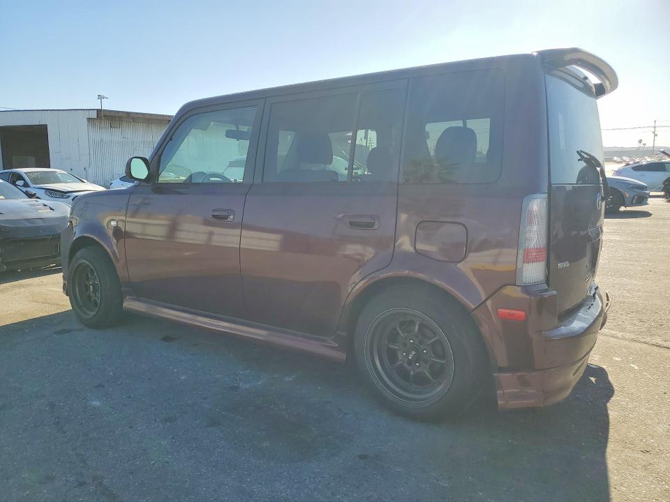 Photo 2 from auction – 2005 TOYOTA SCION XB with VIN JTLKT324154004998
