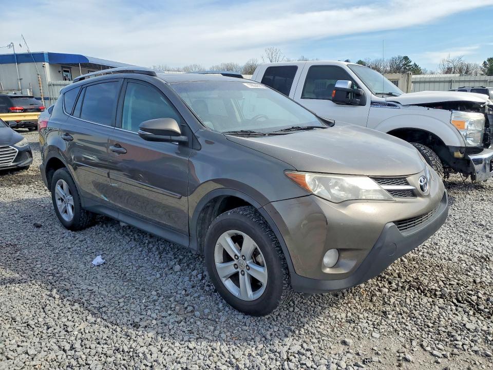 Photo 4 from auction – 2014 TOYOTA RAV4 with VIN 2T3WFREV1EW119437