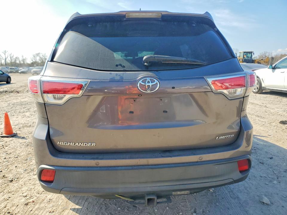 Photo 6 from auction – 2014 TOYOTA HIGHLANDER with VIN 5TDYKRFH0ES011051