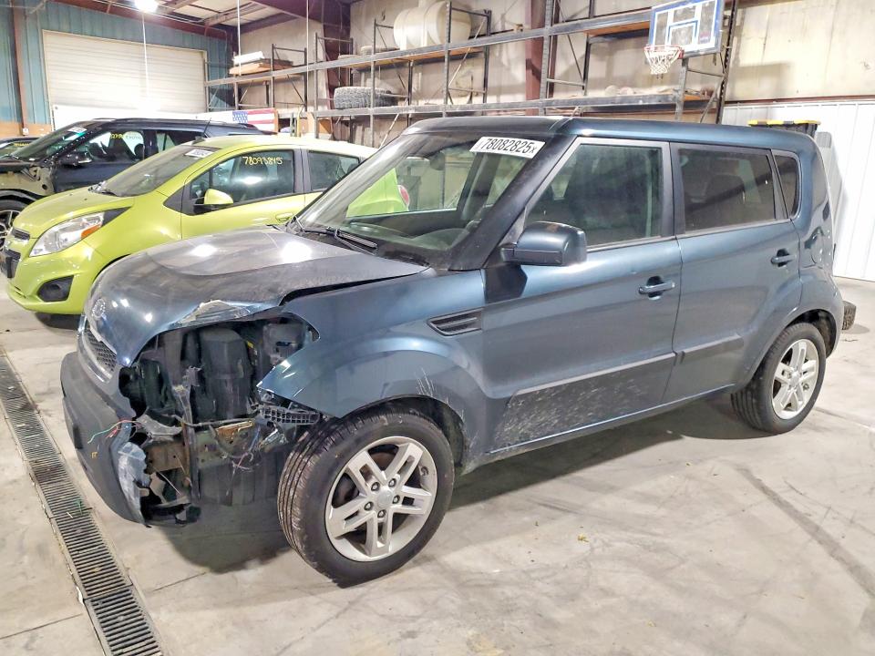 KIA SOUL + 2011 with VIN KNDJT2A21B7323345 - Photo from auction