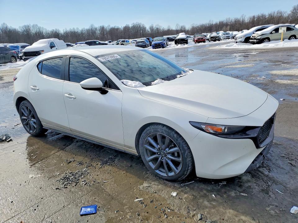 Photo 4 from auction – 2019 MAZDA 3 with VIN JM1BPALM7K1108797