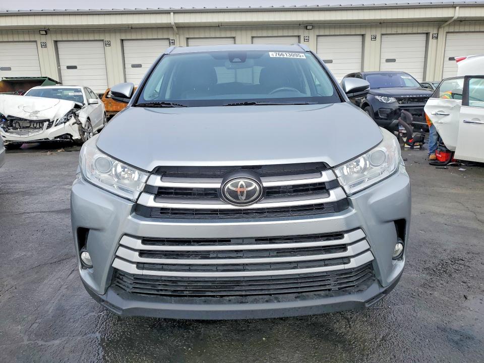 Foto 5 de la subasta – 2017 TOYOTA HIGHLANDER con VIN 5TDJZRFH3HS461763