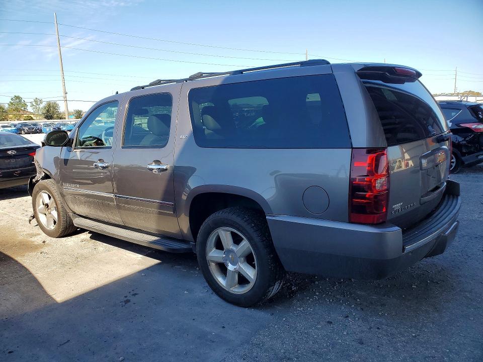 Photo 2 from auction – 2011 CHEVROLET SUBURBAN with VIN 1GNSKKE34BR383674
