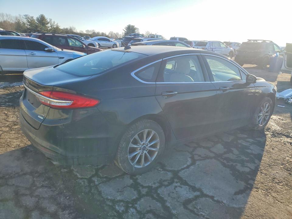 Photo 3 from auction – 2017 FORD FUSION SE with VIN 3FA6P0HD9HR362987