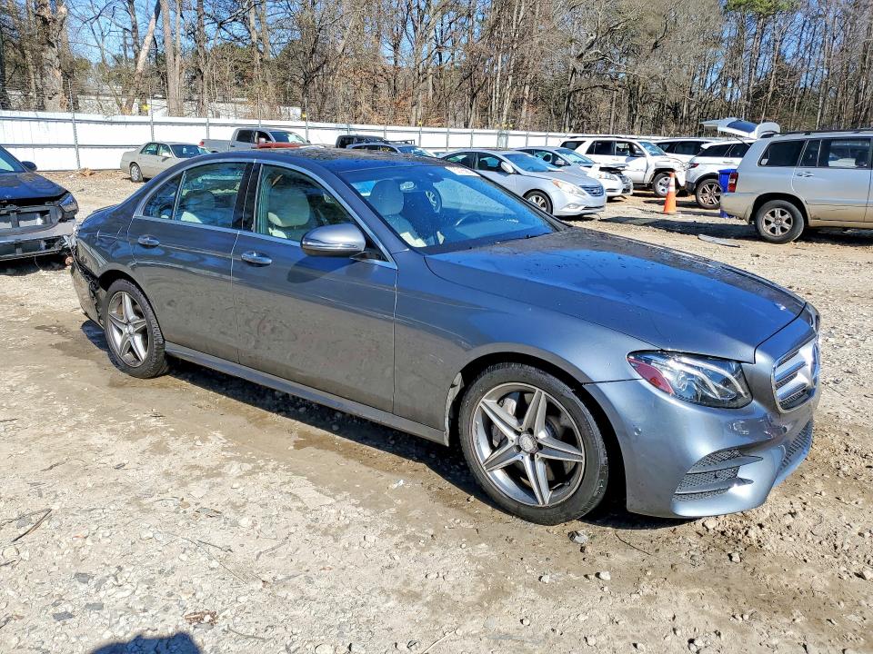 Photo 4 from auction – 2017 MERCEDES-BENZ E 300 4MAT with VIN WDDZF4KB0HA043941